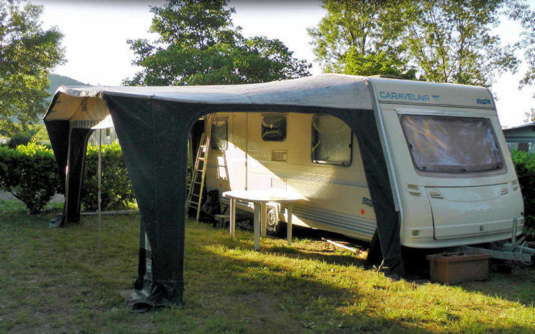 Location d'emplacements camping cariste en Ardèche Verte